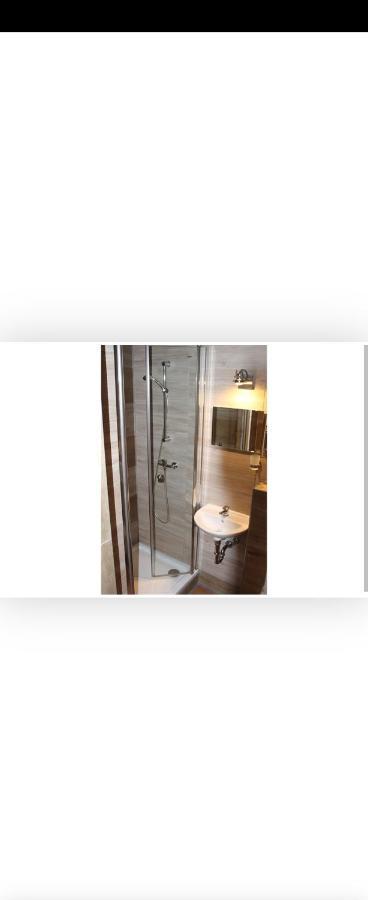 Hotel Eisenbahn Крайлсхайм Екстериор снимка
